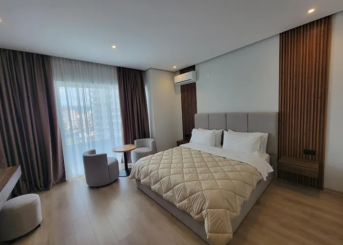 Hotel Enkelana 4*