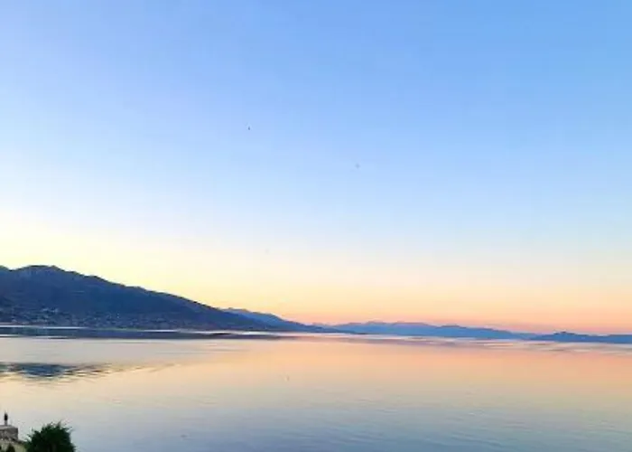 ホテル Enkelana 4*