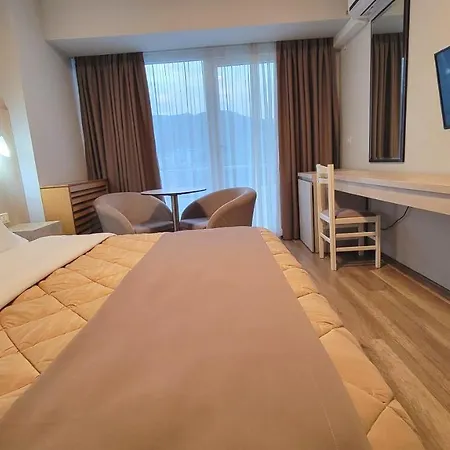 Hotel Enkelana 4*