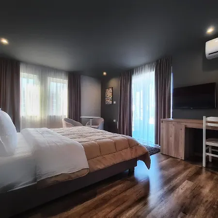 Hotel Enkelana 4*