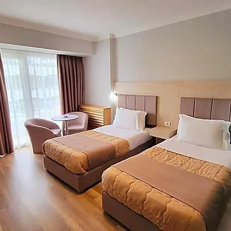 Enkelana Hotel 4*