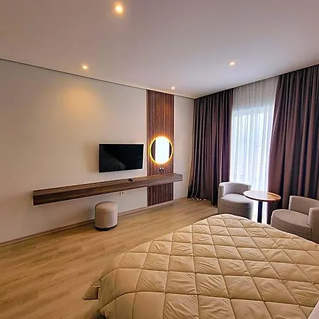 Hotel Enkelana 4*
