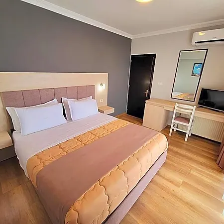 Enkelana Hotel 4*