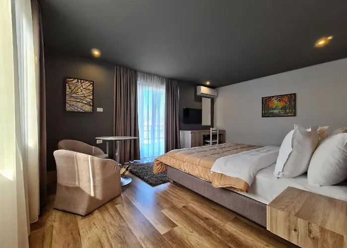 Enkelana Hotel